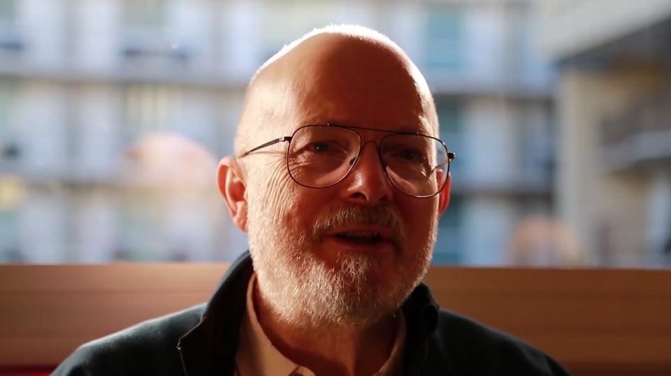 Vernor Vinge on the Turing Test, Artificial Intelligence – Science,  Technology & the Future